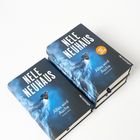 Zwei Bücher mit dem Titel "Alles wird Asche" von Nele Neuhaus. Ein Vogel ist auf dem Cover abgebildet.