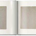 Links "Tati Writes", rechts "Jour de Fête". Zwei alte Buchseiten, handschriftliche Notizen links, getippter Text rechts.