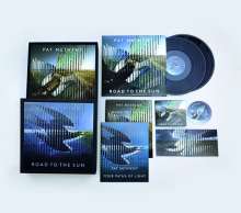 Pat Metheny (geb. 1954): Road to the Sun (Lenticular Cover Deluxe-Ausgabe mit 2 LPs 180g, CD, signierte Art Card, 2 Notenhefte), 2 LPs, 1 CD und 2 Noten