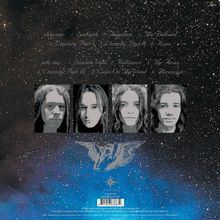 Text: "side one: 1. Sentient, 2. Angelica... side two: 1. Suicide Veil..." Vier schwarz-weiße Porträts, Himmel voller Sterne.