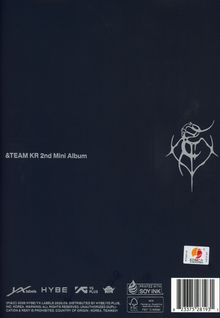 "&TEAM KR 2nd Mini Album." Dunkler Hintergrund, unten Logos und Siegel, rechts ein abstraktes, silbernes Symbol.
