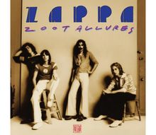 „ZAPPA ZOOT ALLURES“ in blauen und lilafarbenen Buchstaben. Vier Männer posieren lässig und schauen ernst.