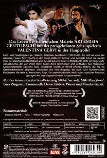 Der Text beschreibt das Leben der Malerin Artemisia Gentileschi, mit Valentina Cervi in der Hauptrolle. Oben sieht man eine Filmszene.
