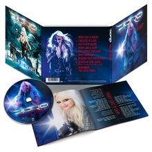 CD mit Titel "Wild at Heart" von Doro. Titelliste: 1. Rock You 2 Death, 2. I Believe in Love, 3. You R Not Alone, 4. Fight Like a Lion usw. Cover zeigt Künstlerin.