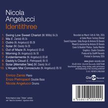 Nicola Angelucci: Identithree. Titel, Zeitangaben, Musikinstrumente, Aufnahme- und Produktionsdetails sowie ein Barcode.