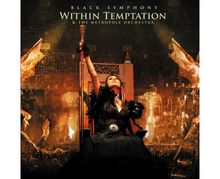 "Black Symphony", "Within Temptation & The Metropole Orchestra". Eine Frau in schwarz mit erhobener Fackel auf der Bühne.