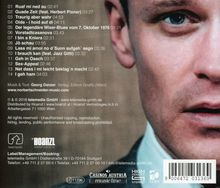 Eine Trackliste mit 14 Titeln und deren Längen. Rechts ist teilweise ein Gesicht zu sehen.