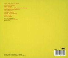 Gelber Hintergrund mit rotem Text: Trackliste von 1 bis 10 und eine Website-Adresse. Unten ein Barcode und Kontaktinfos.