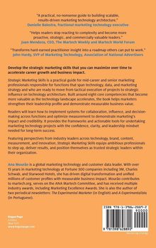 Rückseite eines Buches mit Zitaten von Marketingexperten und einer Zusammenfassung des Buchinhalts über strategische Marketingfähigkeiten. ISBN-Nummer unten rechts.