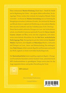 Eine umfassende Mantra-Schulung im gelben Layout bietet Übungen und Rituale für die Anwendung von Sanskrit-Mantras.