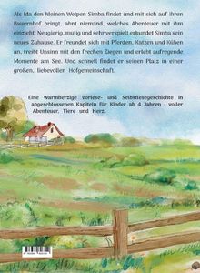 Text über einen Welpen namens Simba auf einem Bauernhof. Illustration einer idyllischen Landschaft mit Haus und Weide.