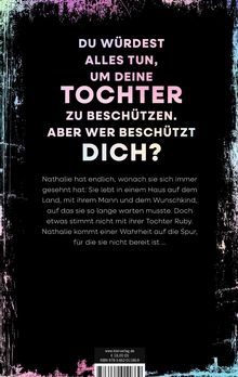 Text: "Du würdest alles tun, um deine Tochter zu beschützen. Aber wer beschützt dich?" Hintergrund: Bunte, abstrakte Farben.