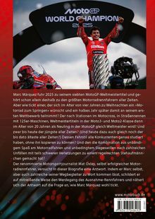 "Marc Márquez fuhr 2025 zu seinem siebten MotoGP-Weltmeistertitel." Ein Rennfahrer in roter Montur hebt triumphierend die Fäuste.