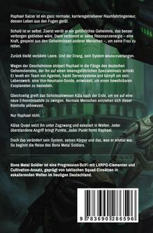 Rückseite eines Buches mit längerer Textbeschreibung über einen Raumfahrtingenieur. Rechts ein Barcode. Stimmung düster.