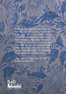 Text beschreibt eine geheimnisvolle Reise und Flucht vor Zerstörung, auf einem blauen, blumigen Hintergrund.