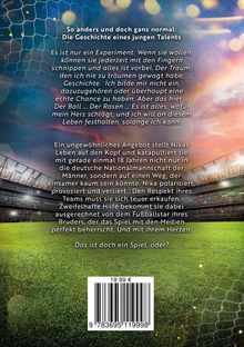 Titel und Text in weiß, dazu ein barcode. Der Hintergrund zeigt ein Stadion bei Sonnenuntergang.