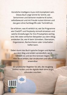 Ein Buch über Künstliche Intelligenz für Senioren, erklärt KI einfach, mit Beispielen und Tipps zur sicheren Nutzung. Im Hintergrund ist ein gemütliches Wohnzimmer zu sehen.