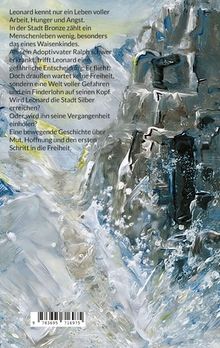 Ein Junge namens Leonard flieht für Freiheit und Sicherheit. Illustration von stürmischem Wasser und zerklüfteten Felsen.