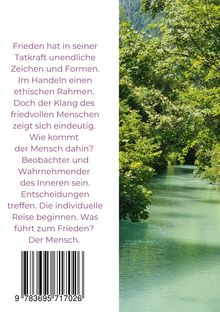 Links ein Text über Frieden und menschliches Handeln. Rechts eine Landschaft mit grünem Wasser und Bäumen. Unten ein Barcode.