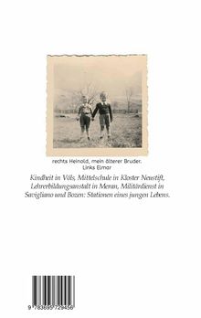 rechts Heinold, mein älterer Bruder. Links Elmar. Kindheit, Schule, Lehrerausbildung, Militärdienst: Stationen eines Lebens. Schwarz-Weiß-Foto von zwei Jungen auf einer Wiese.