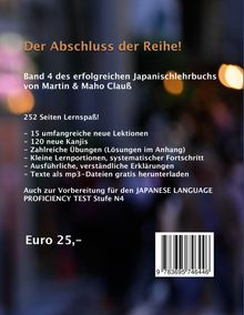 Text: „Der Abschluss der Reihe! Band 4 des erfolgreichen Japanischlehrbuchs... Euro 25,–“. Unscharfer, dunkler Hintergrund.