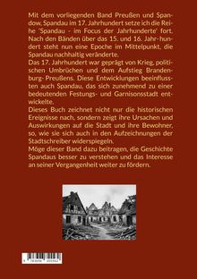 Ein Abschnitt beschreibt Spandau im 17. Jahrhundert. Darunter ein Schwarz-Weiß-Foto von Ruinen einer zerstörten Stadt.