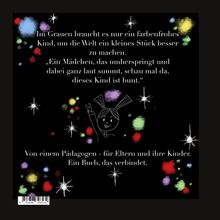 Text auf schwarzem Hintergrund: über farbenfrohes Kind, das die Welt verbessert. Illustrierte bunte Punkte und Sterne.