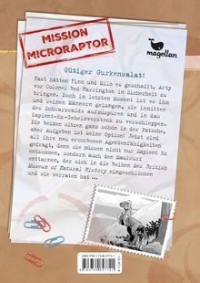 "MISSION MICRORAPTOR" in rotem Stempelstil. Text erzählt von Finn, Milo und einem Abenteuer. Unten Illustration eines Dinosauriers.