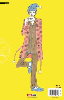 Text: "ROMANCE, www.pannimanga.de". Illustration: Lächelnde Person in Pyjama, hält eine Tasse, steht auf einem Bein, gelber Hintergrund.