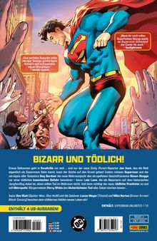 „BIZARR UND TÖDLICH!“; Superman fliegt, umringt von jubelnden Menschen; er greift nach einem Teddy, den ein Kind hält.