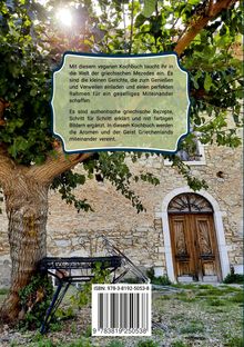 Text in einem geschwungenen Rahmen beschreibt ein veganes griechisches Kochbuch. Hintergrund: mediterrane Hauswand.