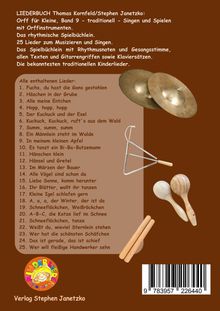 "Liederbuch" mit 25 traditionellen Kinderliedern. Illustrationen zeigen Musikinstrumente: Becken, Triangel, Maracas und Holzklangstäbe.