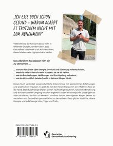 „Ich esse doch schon gesund – warum klappt es trotzdem nicht mit dem Abnehmen?“ 
Ein lächelnder Mann steht draußen.