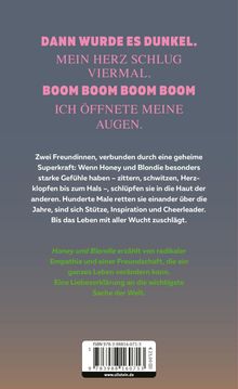 "DANN WURDE ES DUNKEL. MEIN HERZ SCHLUG VIERMAL. BOOM BOOM BOOM BOOM ICH ÖFFNETE MEINE AUGEN." Text auf dunklem Hintergrund.