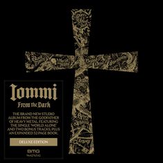 Auf den Schallplatten steht „Iommi“. Schwarze Hülle mit kreuzförmiger Öffnung. Schwarz-weiße Schallplatten und kunstvolle Illustrationen.