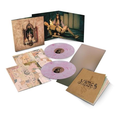 „LYRICS“, „JANE“. Ein Album-Set mit zwei lilafarbenen Schallplatten, einer Illustration und einem Booklet.