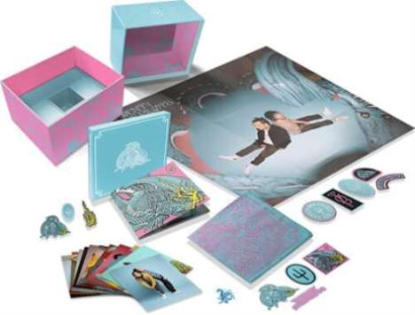 Twenty One Pilots: Scaled And Icy (Limited Box Edition), 1 CD und 1 Merchandise