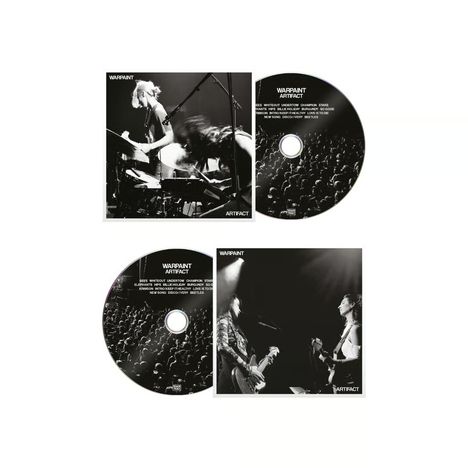 Oben links „WARPAINT“, unten rechts „ARTIFACT“. Zwei Musikerinnen auf der Bühne. Eine spielt Schlagzeug. Schwarz-weiß.