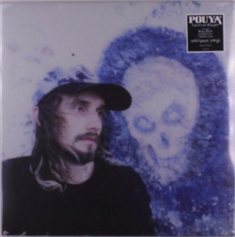 Text oben rechts: "POUYA, Forever Heart". Ein Mann mit cap vor einem verschwommenen Totenkopf-Hintergrund.