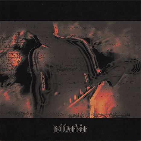 Text: "red dwarf star". Verschwommene Illustration mit abstrakten Formen in Rot, Schwarz und Grau.