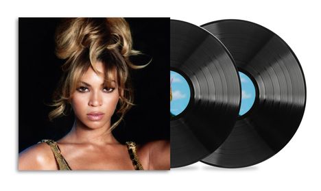 Ein Porträt einer Frau mit hochgestecktem Haar, daneben zwei schwarze Schallplatten.