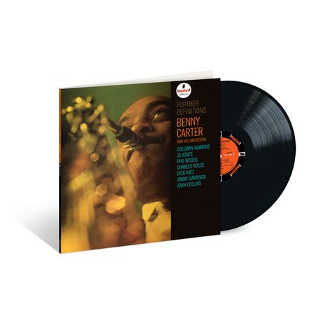 "Further Definitions", Benny Carter, Coleman Hawkins. Plattencover mit einem Musiker, schwarze Vinyl-Schallplatte.