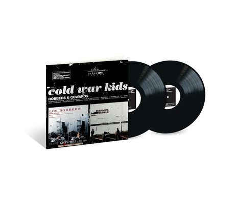 "Cold War Kids", "Robbers & Cowards". Zwei schwarze Vinyl-Schallplatten und ein Albumcover mit Fotos und Text.