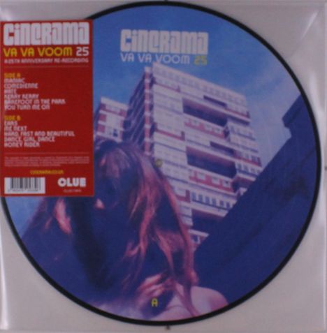 "VA VA VOOM" von Cinerama, 25 Jahre Jubiläum. Bild einer Person mit langen Haaren vor einem Hochhaus.