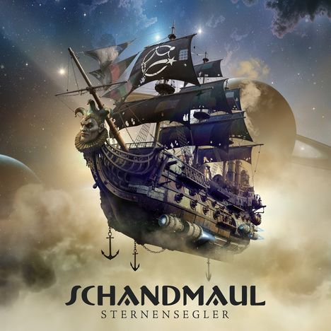 Text: "Schandmaul Sternensegler". Illustration eines Schiffes, das durch den Weltraum segelt, umgeben von Planeten und Sternen.
