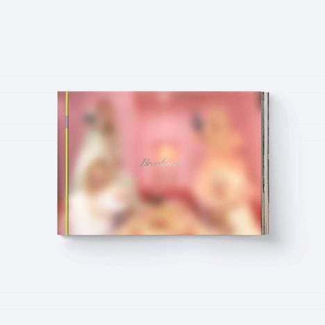 Der Text "Breakeven" steht vor einem verschwommenen, rosafarbenen Hintergrund.