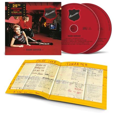 "25TH", "Roxette", roter Hintergrund, Person liegt auf rotem Teppich, trägt glänzende Kleidung, Lounge-Atmosphäre.