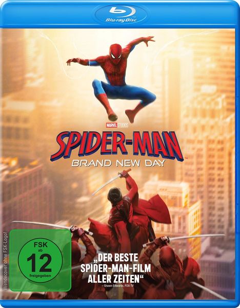Aufschrift: "SPIDER-MAN BRAND NEW DAY". Darunter eine Stadtlandschaft, Spider-Man schwingt dramatisch durch die Luft.
