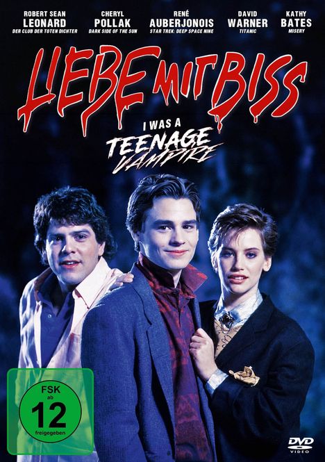 "LIEBE MIT BISS", "I WAS A TEENAGE VAMPIRE", FSK 12, zwei Männer und eine Frau in eleganter Kleidung.