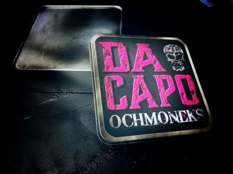 Ochmoneks: Da Capo (Metall-Fanbox), 1 CD und 1 T-Shirt
